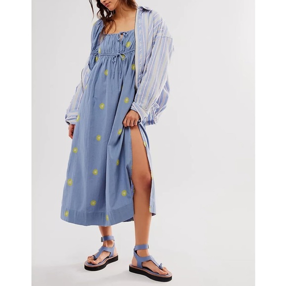 Free People Dresses & Skirts - FREE PEOPLE MORY EMBROIDERED MIDI DRESS IN BLUE COMBO